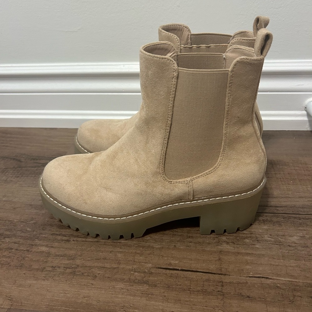 Lug boots Madden Girl by Steve Madden worn only once great condition like new